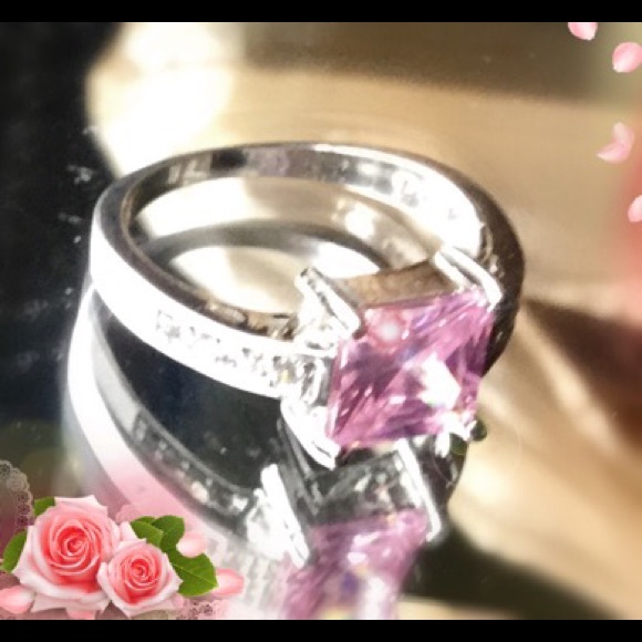 Sterling Silver Pink Solitaire Zircon Ring .925  NWT - Picture 3 of 5
